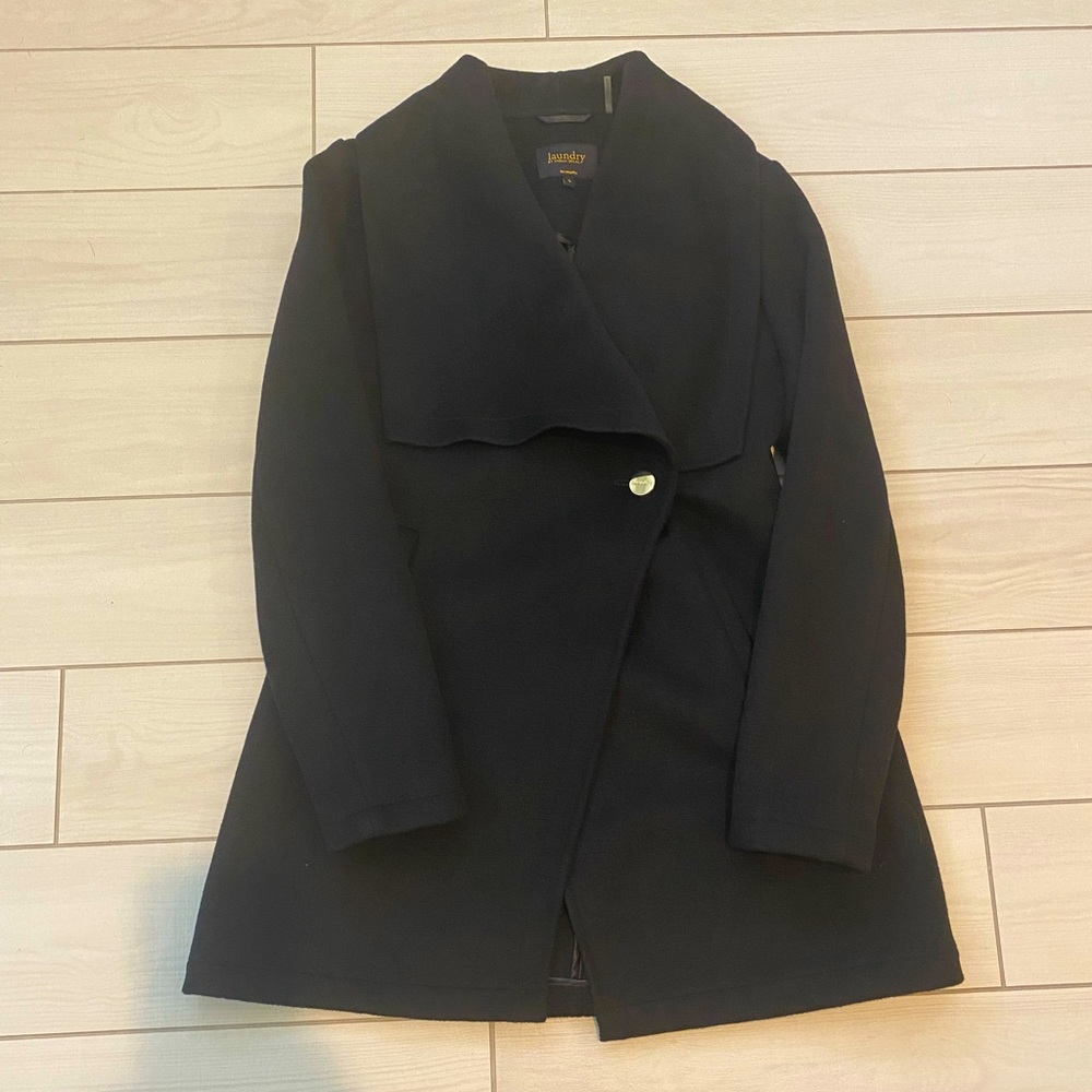NWOT Laundry by Shelli Segal Single-breasted Black Coat with Gold Button